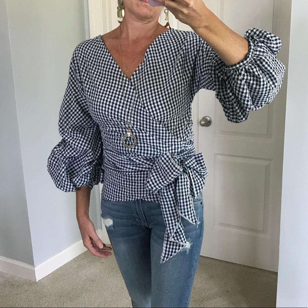 🌸1 SMALL🌸Navy & White Gingham Wrap Top - Picture 3 of 7